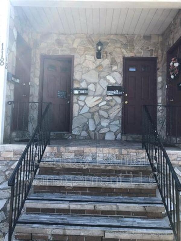 Photo - 116 E Broad St