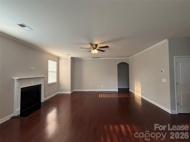 Photo - 2002 Fripp Ln