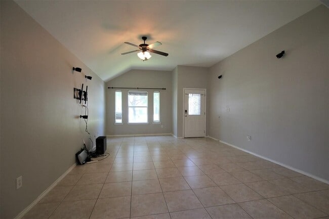 Photo - 1911 Stone Field Ln