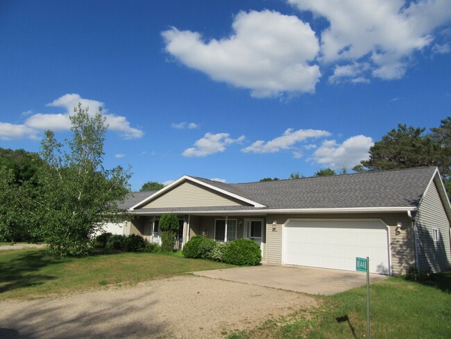 Photo - N1450 Spencer Lake Ct