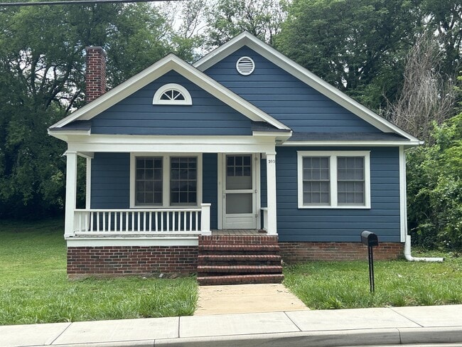 Photo - 160 20th St NE