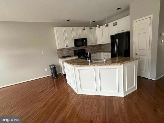 Photo - 355 Rockmeade Dr