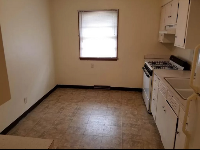 Building Photo - 2223-2223 7th Ave Rental