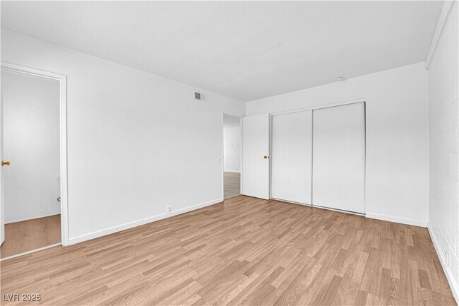 Photo - 2908 E Poplar Ave