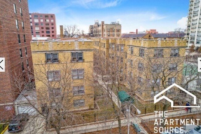 Photo - 3924 N Pine Grove Ave Unidad 2