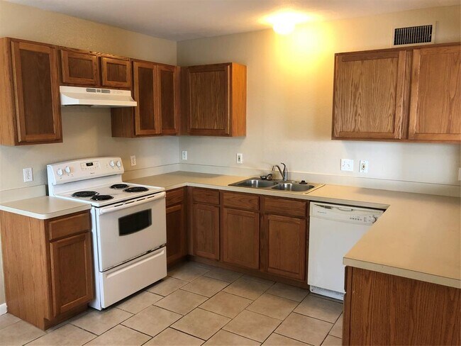 Photo - 7300 Twin Crest Dr