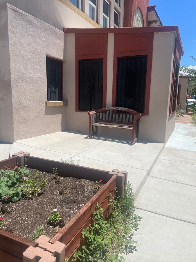 Photo - 800 Congdon Ave Unit 2