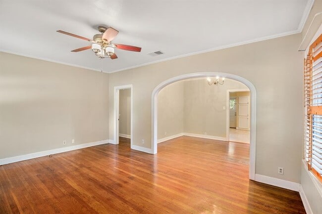 Photo - 1601 W 29th St