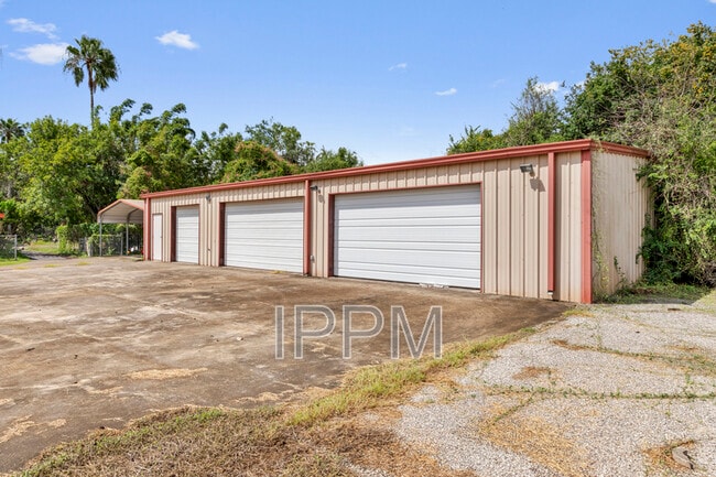 Photo - 16413 Wilson Rd