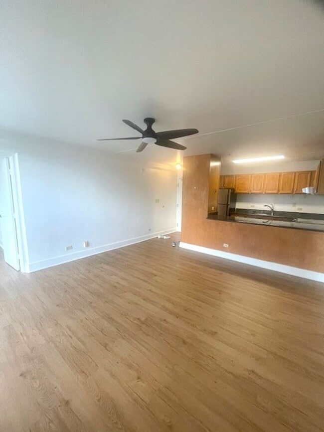 Building Photo - Upgraded 2 Bedroom / 1 Bath at the Iolani Regent Unit 403