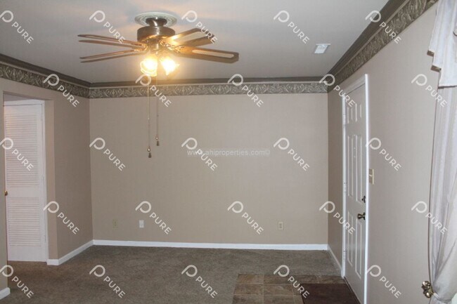 Photo - 2817 Wynterhall Rd SE