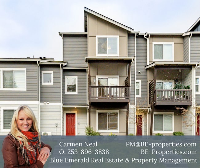 Building Photo - Beautiful 3 Bedroom 2.5 Bathroom Townhouse.