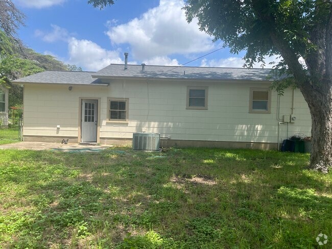 Building Photo - 302 Aviation Ave Rental