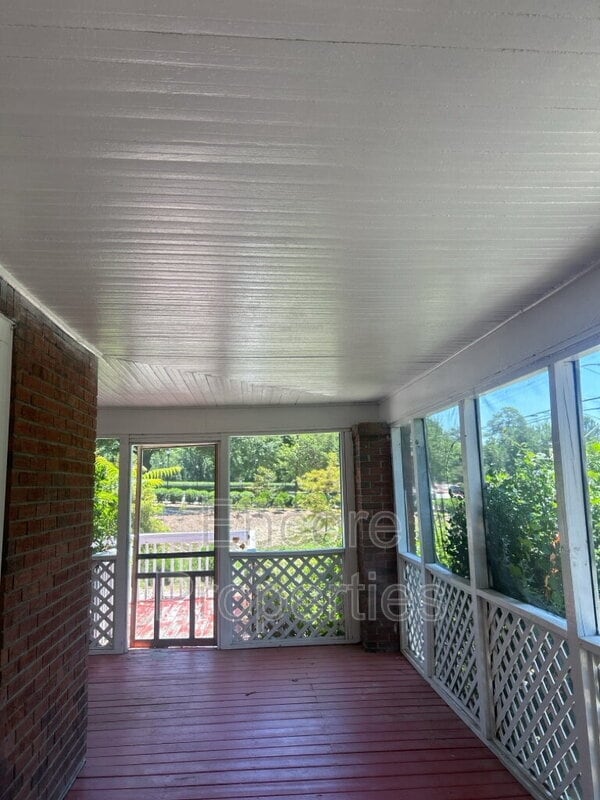 Photo - 820 W Garner Rd