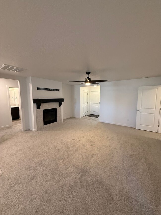 Photo - Half Off First Months Rent!- Unfurnished H...