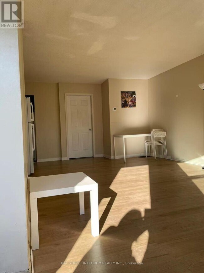 Photo - 228 Westcourt Pl