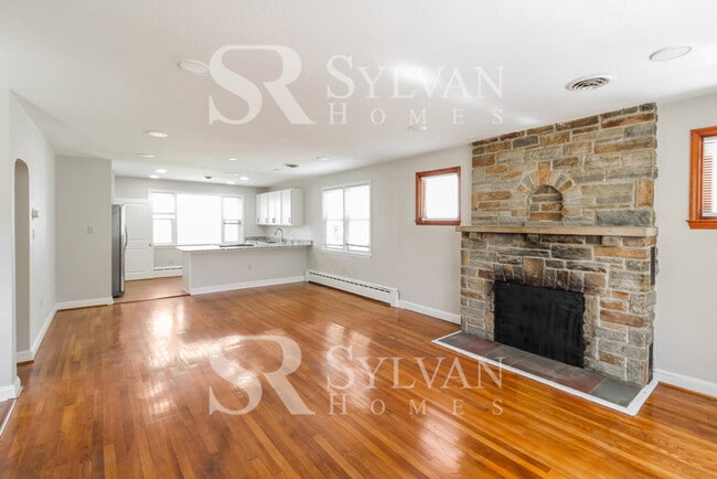 Photo - Remarkable Value. Unbeatable Location!