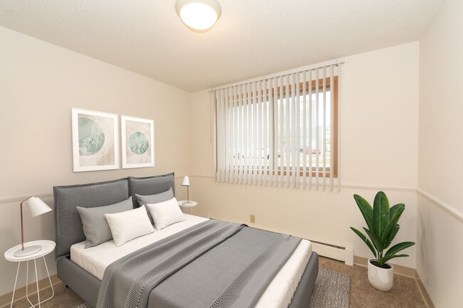 Photo - Richland Court Apartments