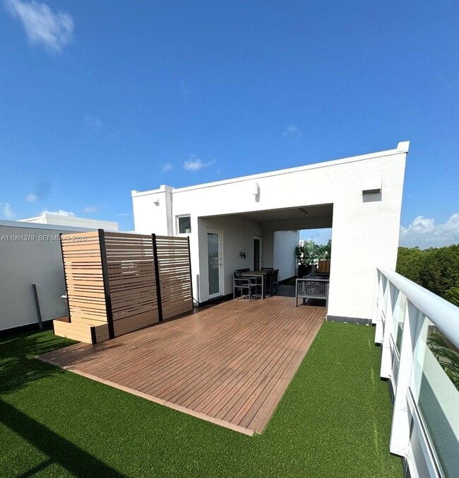 Building Photo - 6671 NW 105th Ave