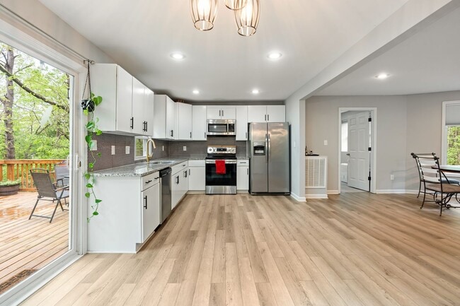 Photo - Nature Lovers 3 Bed 2 Bath Chapel Hill Ranch Available early August