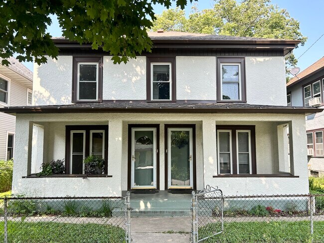Building Photo - 612 Jefferson St NE Rental
