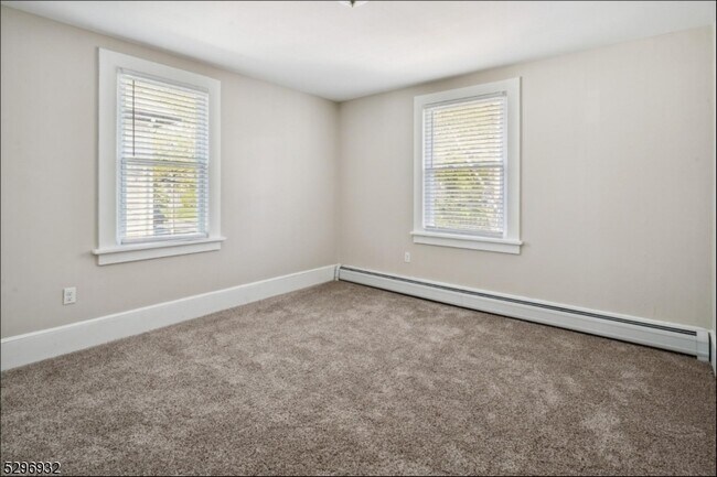 Photo - 168 Broad St