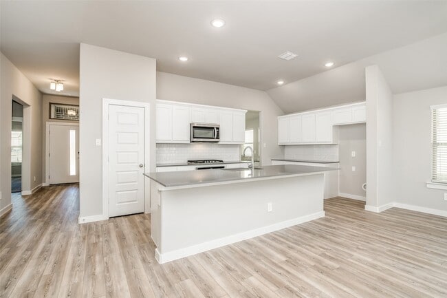 6231 Tawakoni Ln