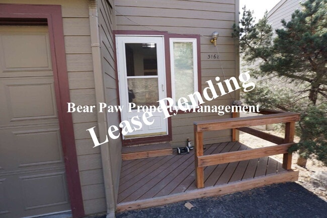 Building Photo - Cute Condo in North Evergreen!