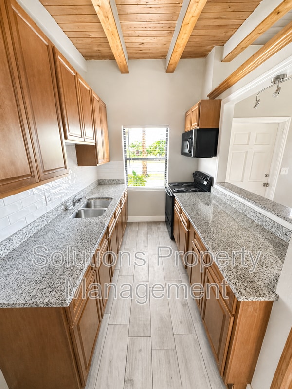 Photo - 1606 S Miramar Ave