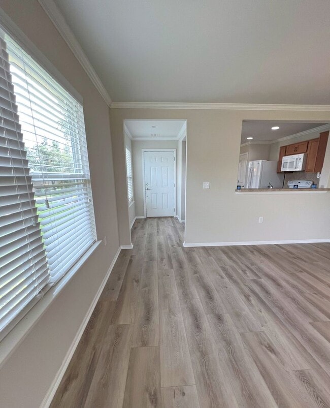 Photo - 305 Barrington Farm Ct