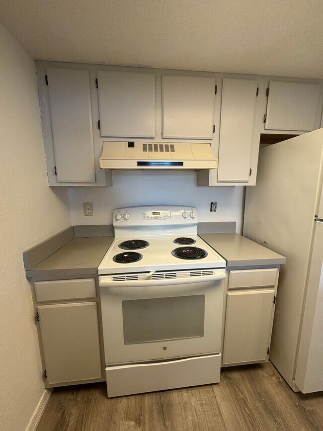 Photo - 4008 Oakview Dr