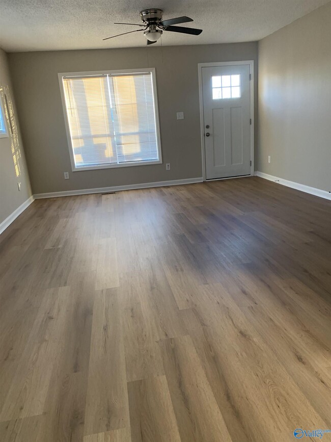 Photo - 325 Honea Ln