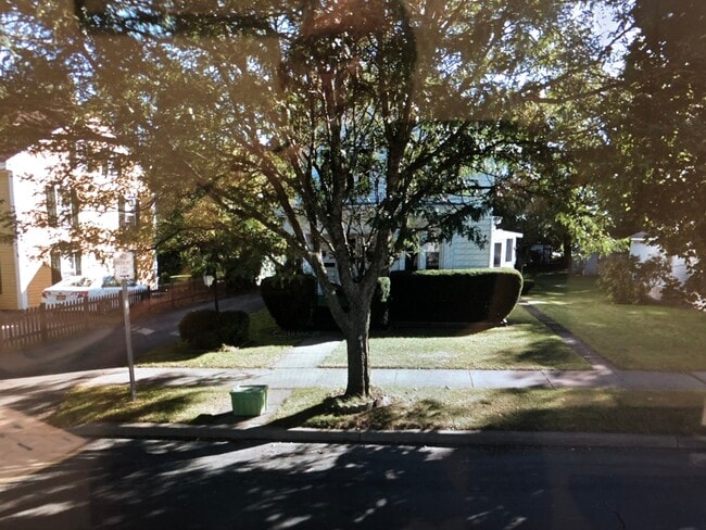 Photo - 147 Whitesboro St Unit 3