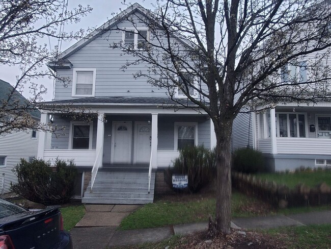 Building Photo - 1334 Dartmouth St Unit Apt 2