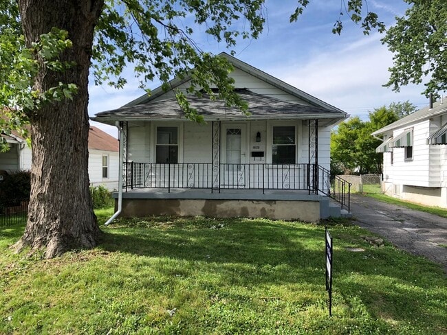 Building Photo - 1025 Weng Ave