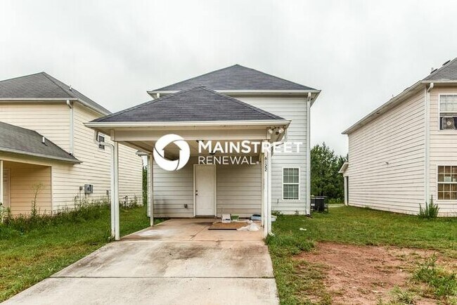 Photo - 3 Bedroom Pet-Friendly Home in Covington, GA with Main Street Renewal