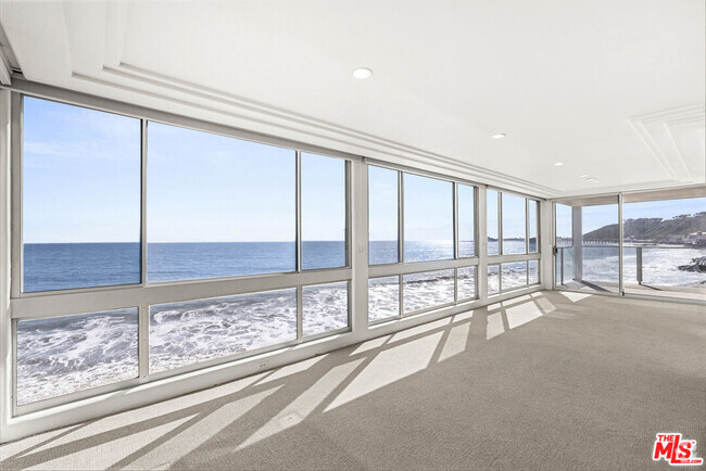 Building Photo - 22548 Pacific Coast Hwy Unit 211 Rental