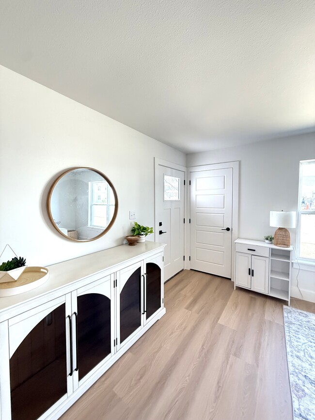 Photo - 1162 W Cato Springs Rd