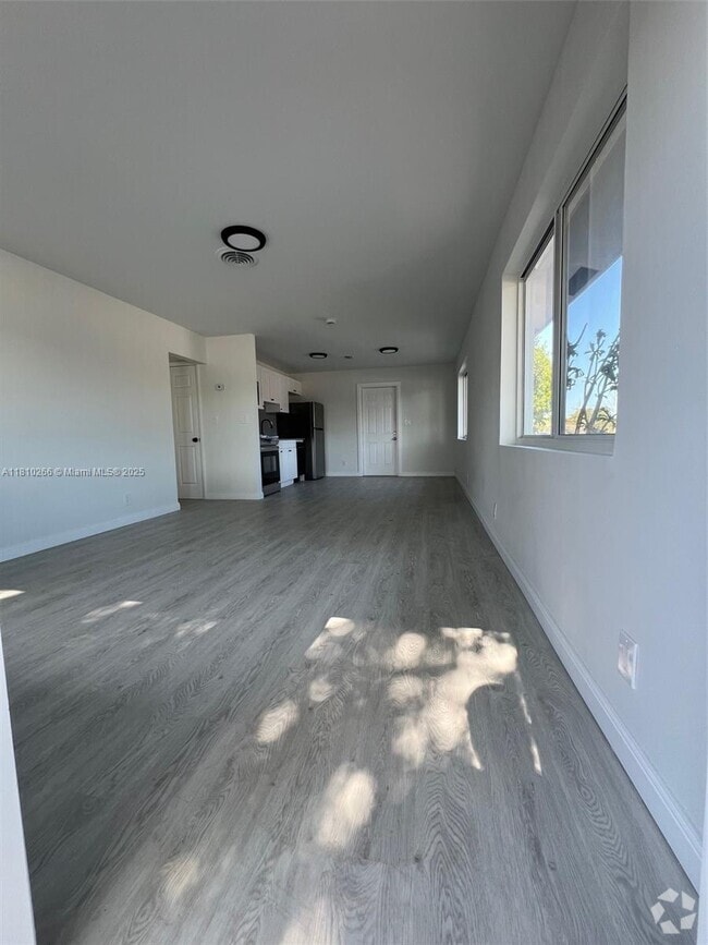 Building Photo - 1831 NE 56th St Unit 1 Rental