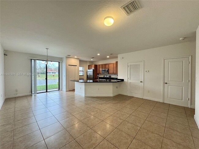 Photo - 363 NE 194th Ln