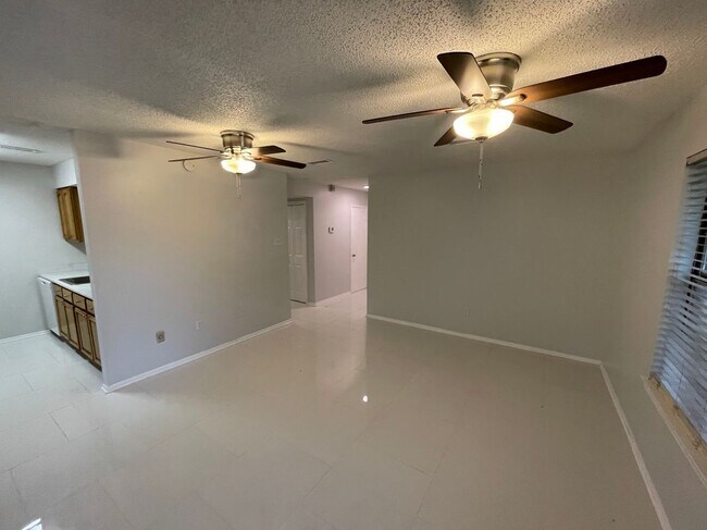 Photo - 390 Guzzardo Ln