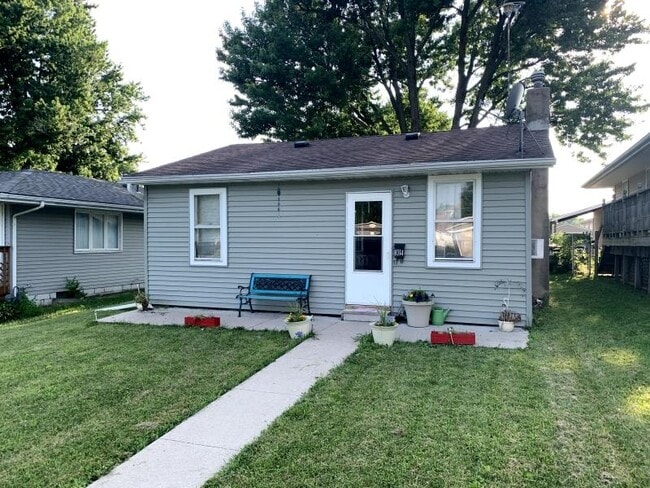 Building Photo - 1014 1st Ave Rental