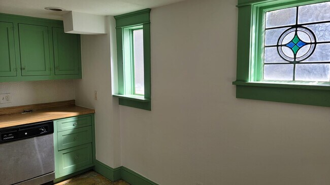 Photo - Avondale and Crocker Street Apartments