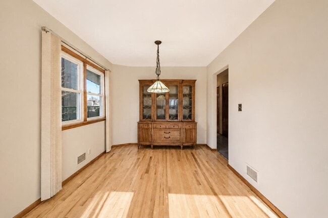 Photo - 185 W 3rd St Unit 1