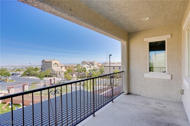 Photo - 6632 Ditmars St