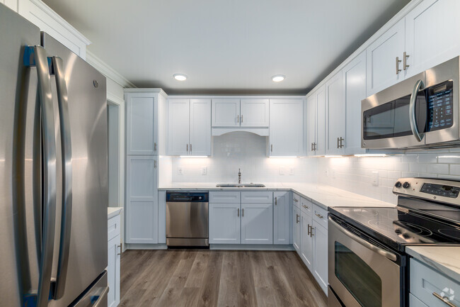 Interior Photo - Queens at Granville Rental