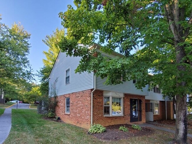 Photo - 2806 Newton Ct