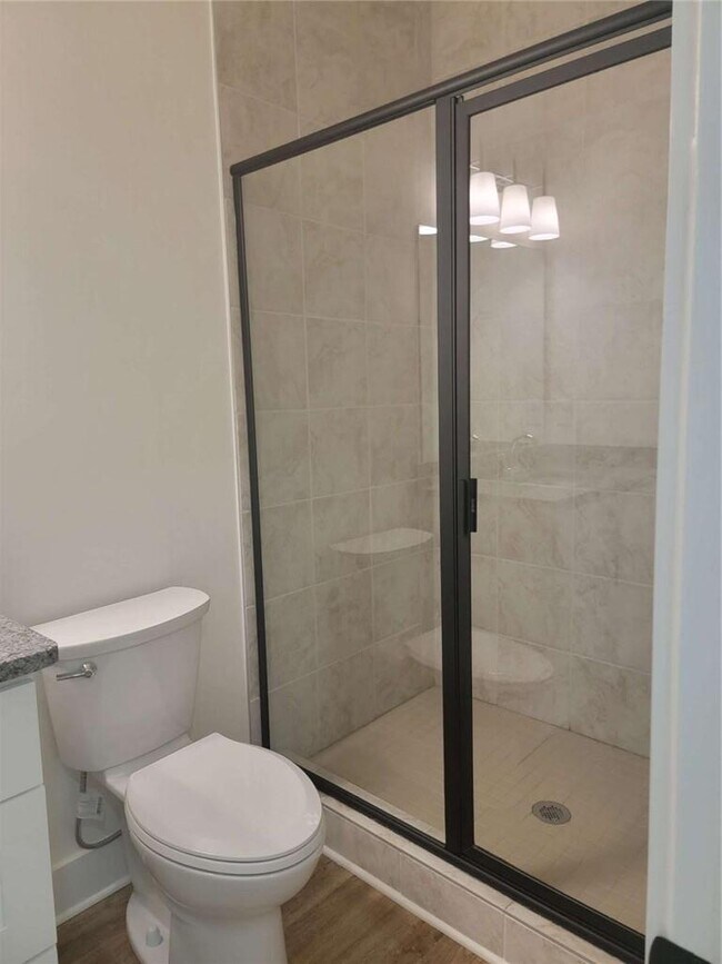 Photo - 1351 Brewster St SW