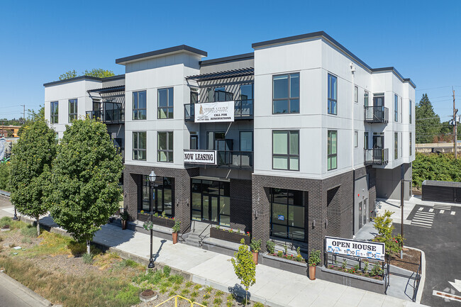 Exterior - Urban Living at Fanno Creek Apartments