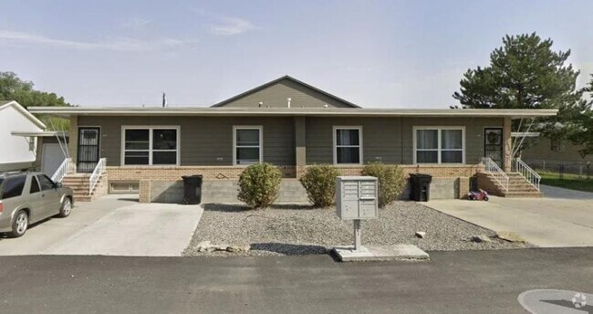 Building Photo - 2 bedroom in Billings MT 59105 Rental
